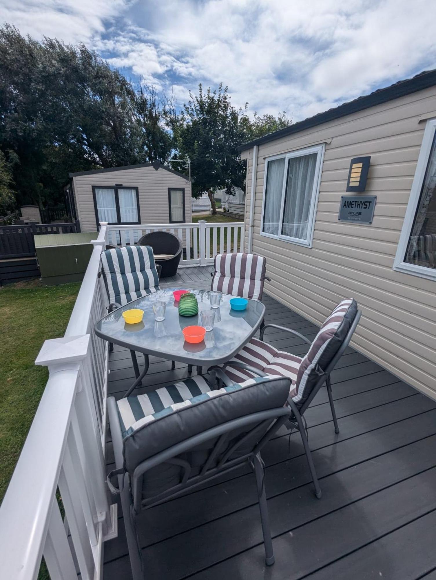Lovely Bright And Airy Caravan On The 5 Star Shorefield Country Park Entertainment Passes Included Milford on Sea Kültér fotó